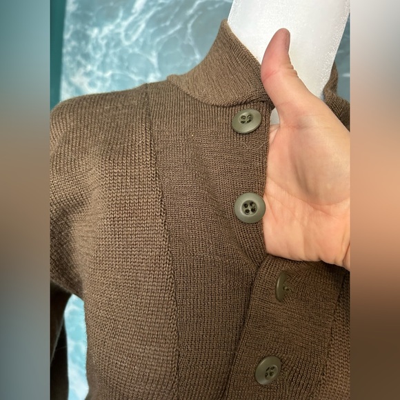 Brown button sweater - Picture 3 of 5